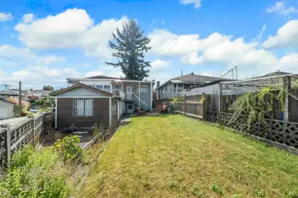Outdoor Deck Photo of 4561 Manor Street, Vancouver, BC