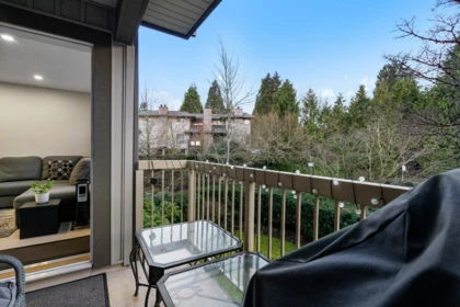 Powder Room Photo of 203 14885 105 Avenue, Surrey, BC