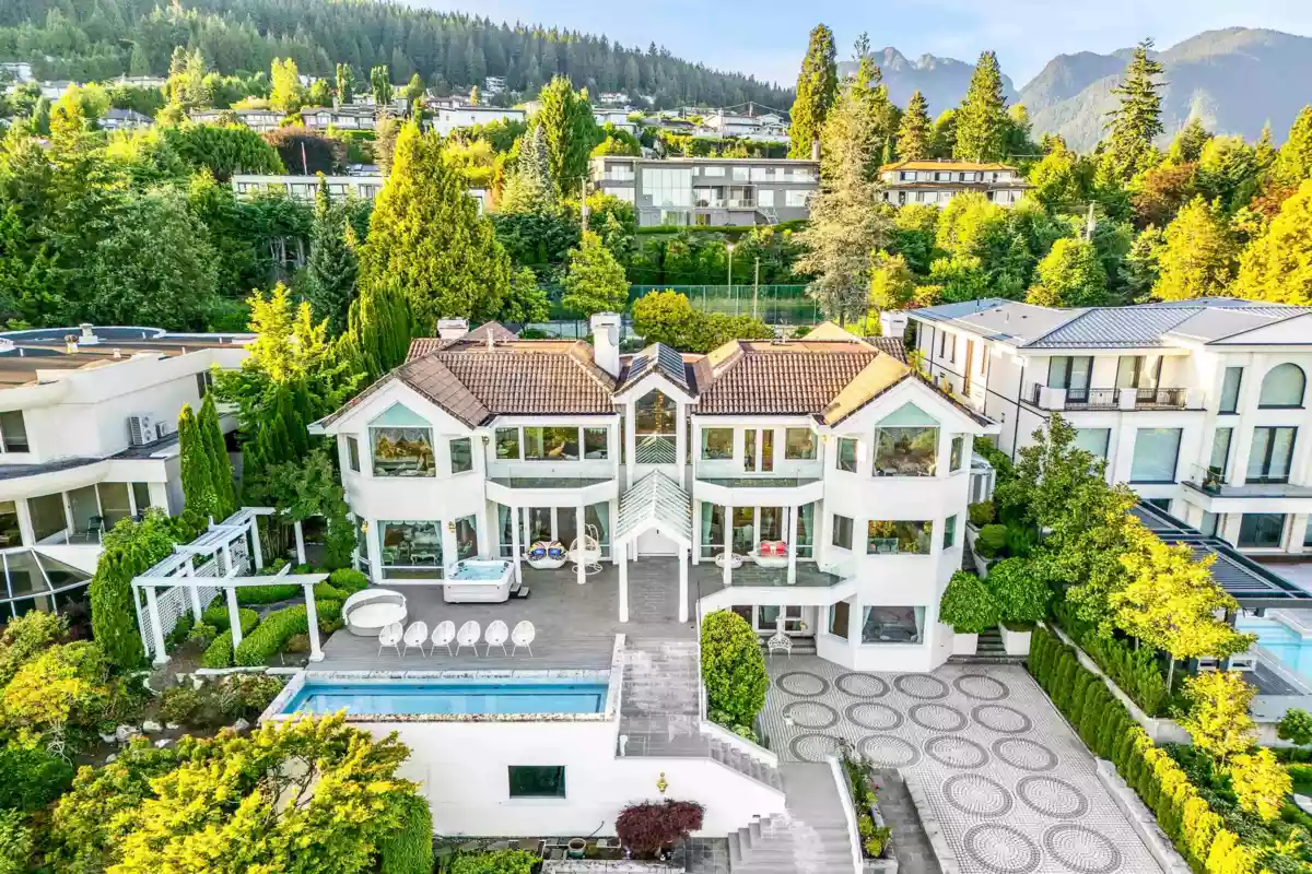 Family Room Photo of 965 King Georges Way, West Vancouver, BC