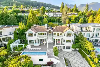 Family Room Photo of 965 King Georges Way, West Vancouver, BC