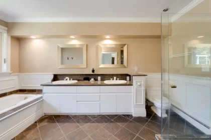Entry Foyer Photo of 651 Kenwood Road, West Vancouver, BC