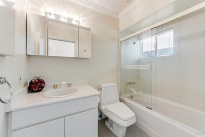 Powder Room Photo of 651 Kenwood Road, West Vancouver, BC