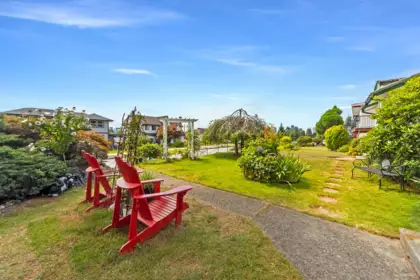 6593 Lochdale Street, Burnaby, BC