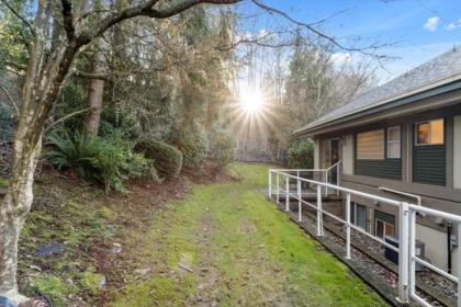 Outdoor Deck Photo of 90 4001 Old Clayburn Road, Abbotsford, BC