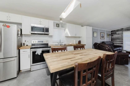 Kitchen Island Photo of 69 1413 Sunshine Coast Highway, Gibsons, BC