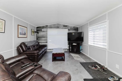 69 1413 Sunshine Coast Highway, Gibsons, BC, Gibsons — Manufactured Home for sale