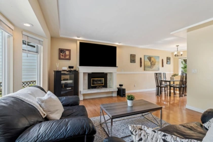 Kitchen Photo of 1068 Spruce Avenue, Port Coquitlam, BC