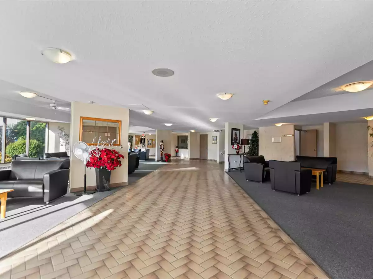 Family Room Photo of 301 31955 Old Yale Road, Abbotsford, BC