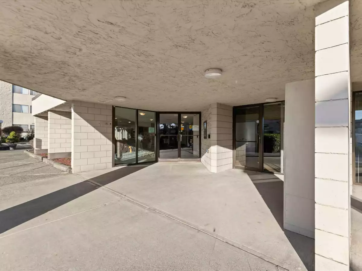 Living Room Photo of 301 31955 Old Yale Road, Abbotsford, BC