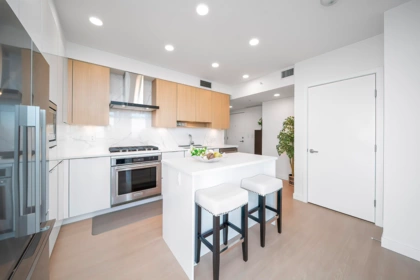 2501 7769 Park Crescent, Burnaby, BC