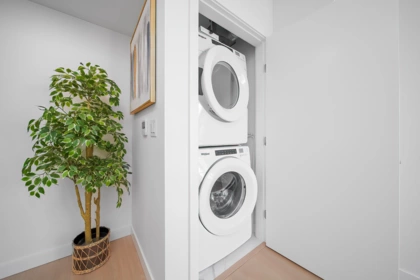 2501 7769 Park Crescent, Burnaby, BC