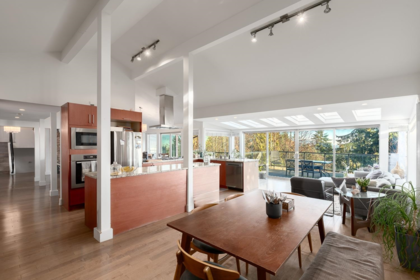 Breakfast Nook Photo of 1448 Sandhurst Place, West Vancouver, BC