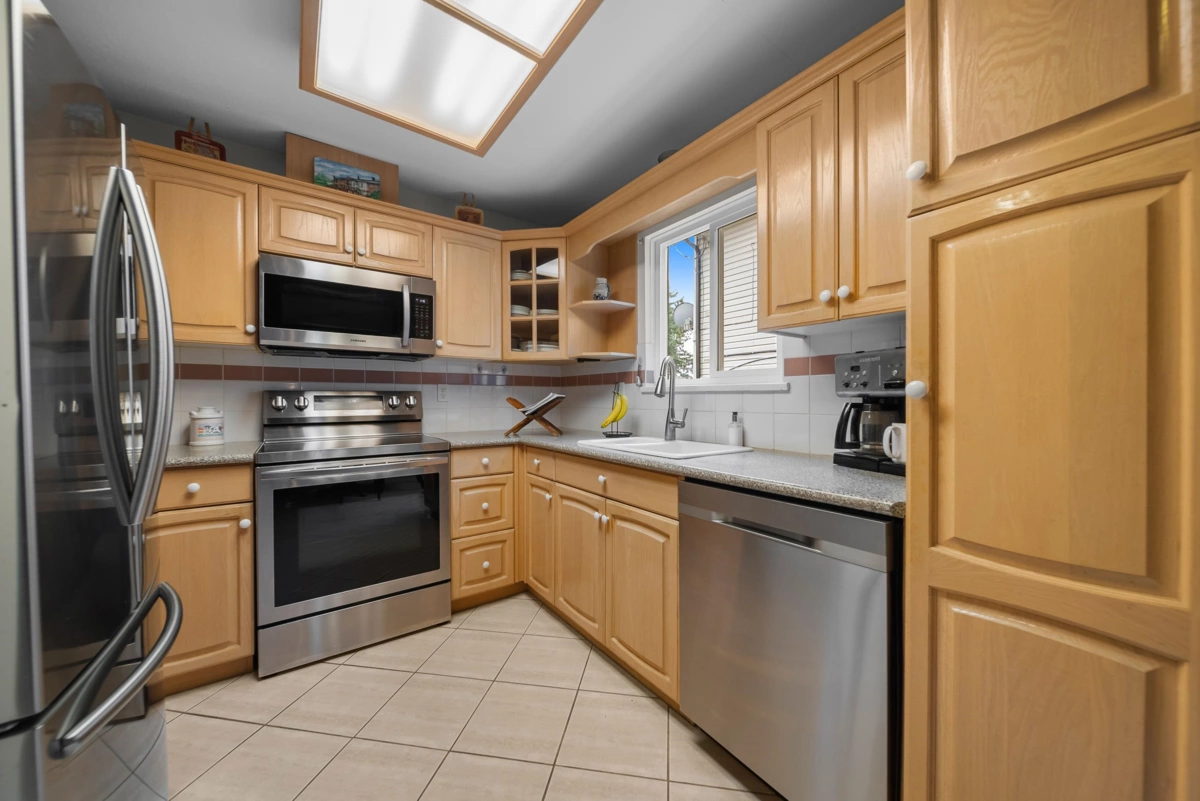 Bedroom 3 Photo of 8153 122a Street, Surrey, BC