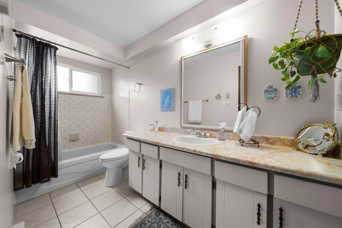 Outdoor Deck Photo of 8153 122a Street, Surrey, BC