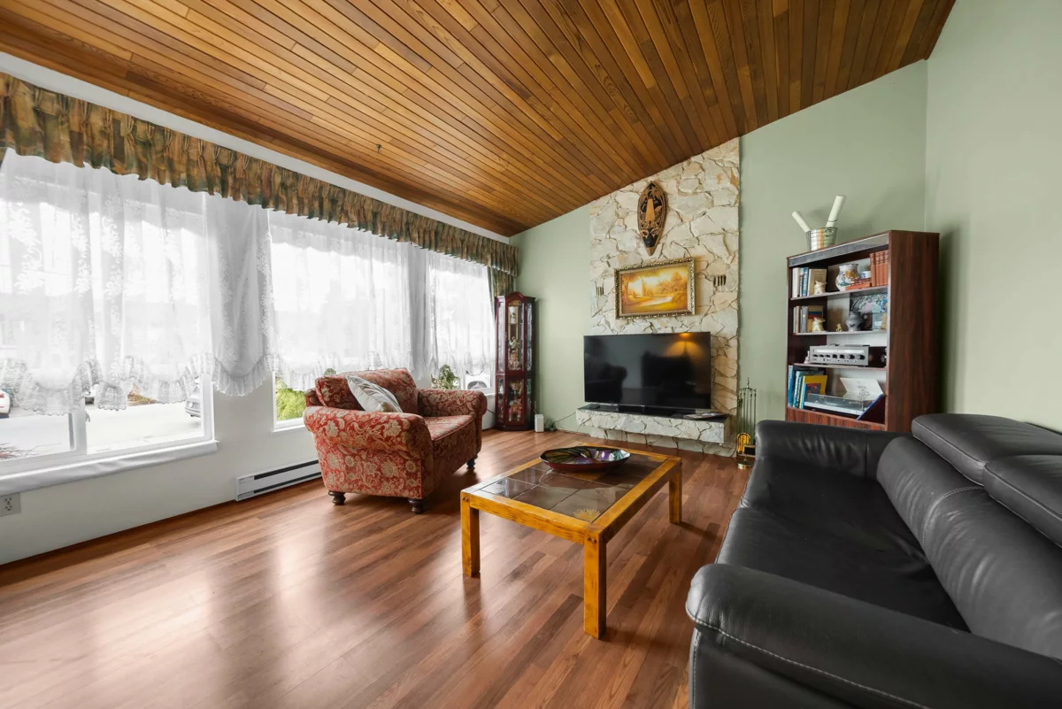 Primary Bathroom Photo of 8153 122a Street, Surrey, BC