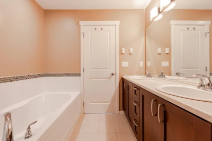 Mudroom Photo of 3 3065 Dayanee Springs Boulevard, Coquitlam, BC