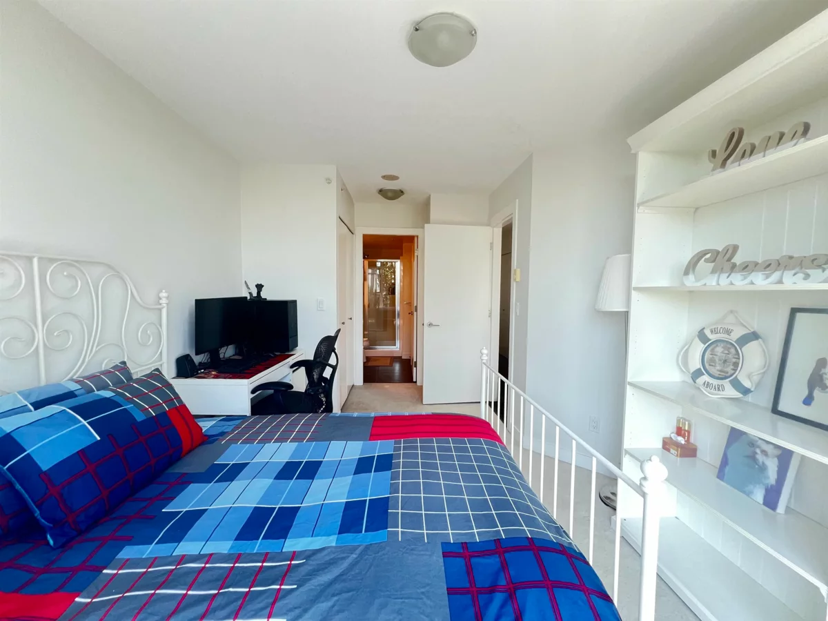 Hallway Photo of 1207 7090 Edmonds Street, Burnaby, BC