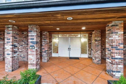 Outdoor Deck Photo of 104 1390 Martin Street, White Rock, BC