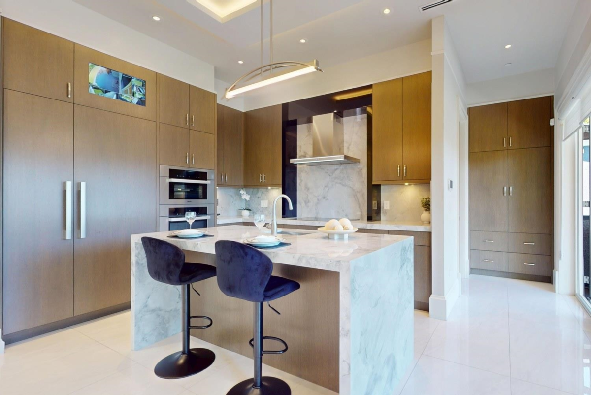 Kitchen Island Photo of 4014 W 36th Avenue, Vancouver, BC