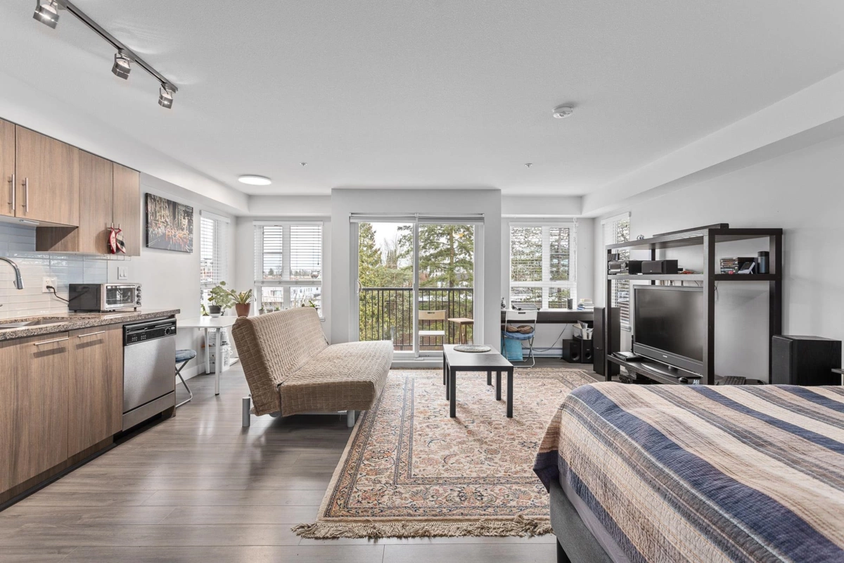 Kitchen Photo of 315 12075 Edge Street, Maple Ridge, BC