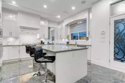 Kitchen Island Photo of 5804 152 Street, Surrey, BC