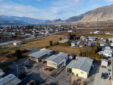 11 4911 Cedar Lane, No City Value, BC, Squamish — 3 bed manufactured on land for sale