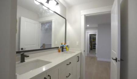 Guest Bathroom Photo of 21 4217 Old Clayburn Road, Abbotsford, BC