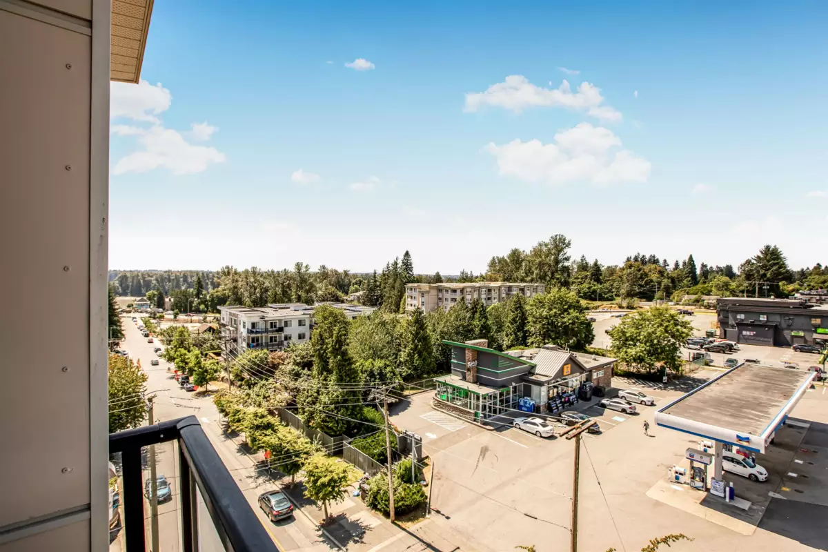 Basement Recreation Room Photo of 604 22318 Lougheed Highway, Maple Ridge, BC