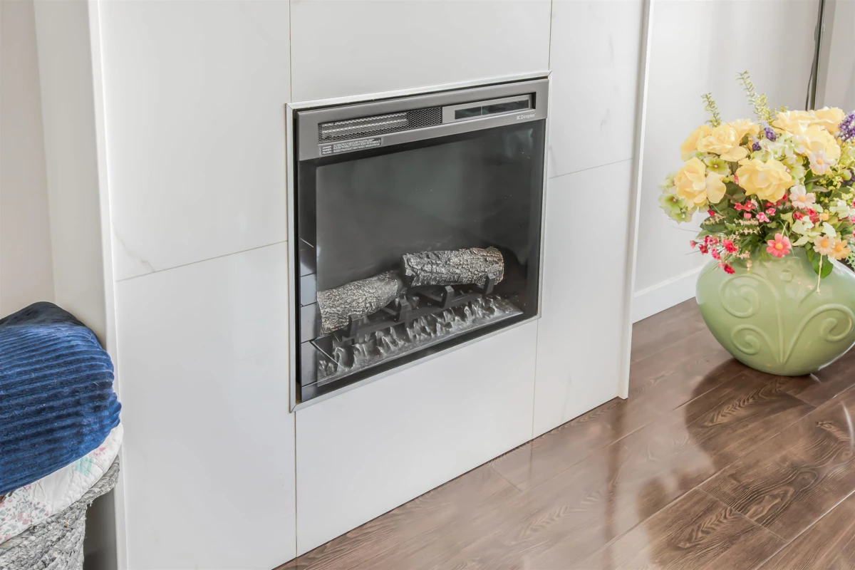 Breakfast Nook Photo of 604 22318 Lougheed Highway, Maple Ridge, BC