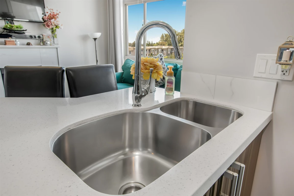 Primary Bedroom Photo of 604 22318 Lougheed Highway, Maple Ridge, BC