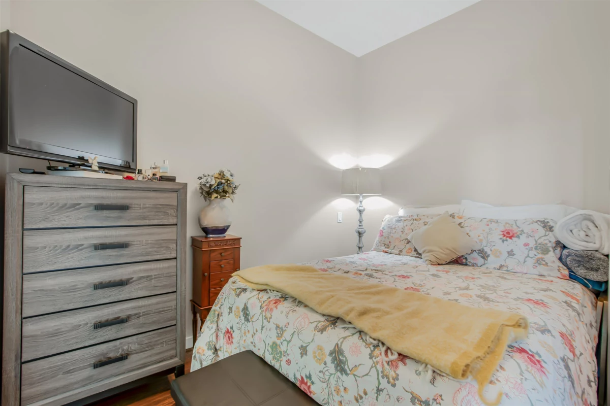 Walk-In Closet Photo of 604 22318 Lougheed Highway, Maple Ridge, BC