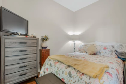 Walk-In Closet Photo of 604 22318 Lougheed Highway, Maple Ridge, BC