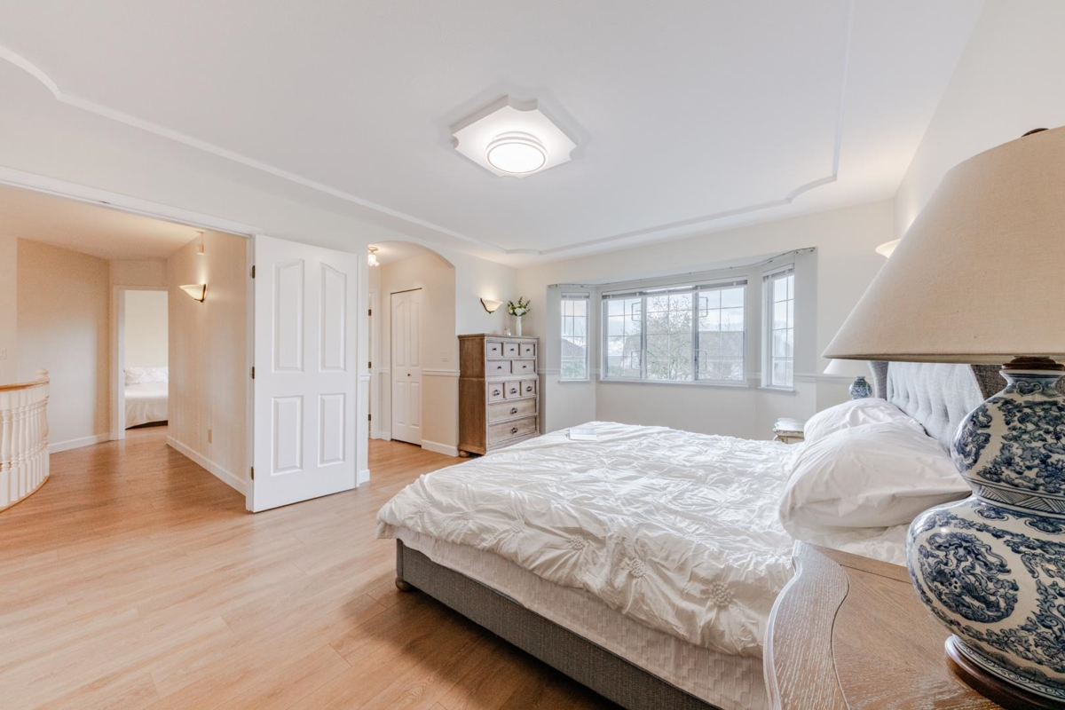 Entry Foyer Photo of 5663 186a Street, Surrey, BC