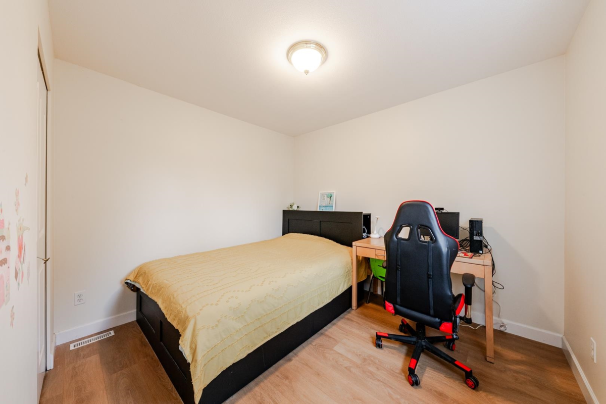 Front Yard Photo of 5663 186a Street, Surrey, BC