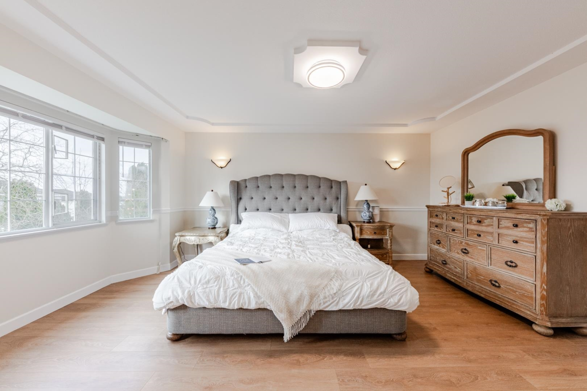 Laundry Room Photo of 5663 186a Street, Surrey, BC