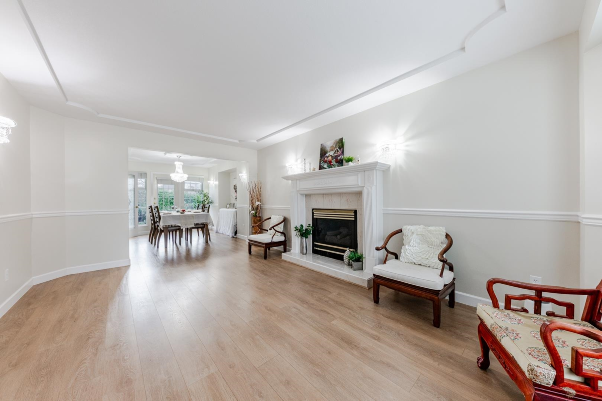 Living Room Photo of 5663 186a Street, Surrey, BC