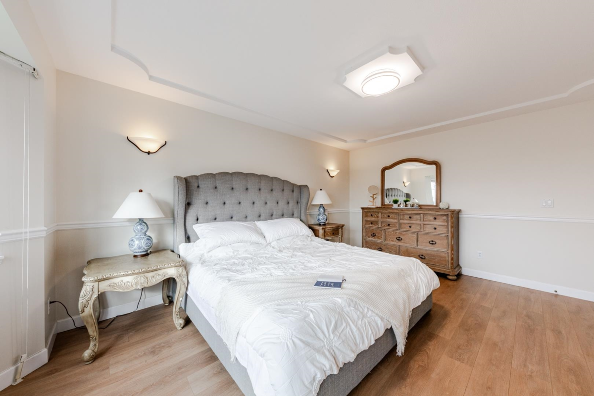 Mudroom Photo of 5663 186a Street, Surrey, BC