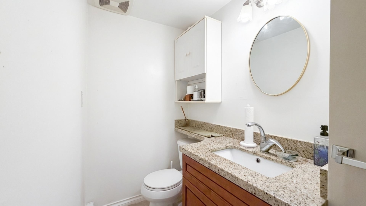 Entry Foyer Photo of 7438 Echo Place, Vancouver, BC