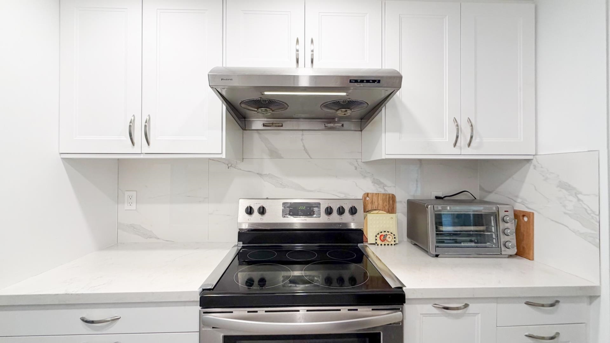 Kitchen Island Photo of 7438 Echo Place, Vancouver, BC