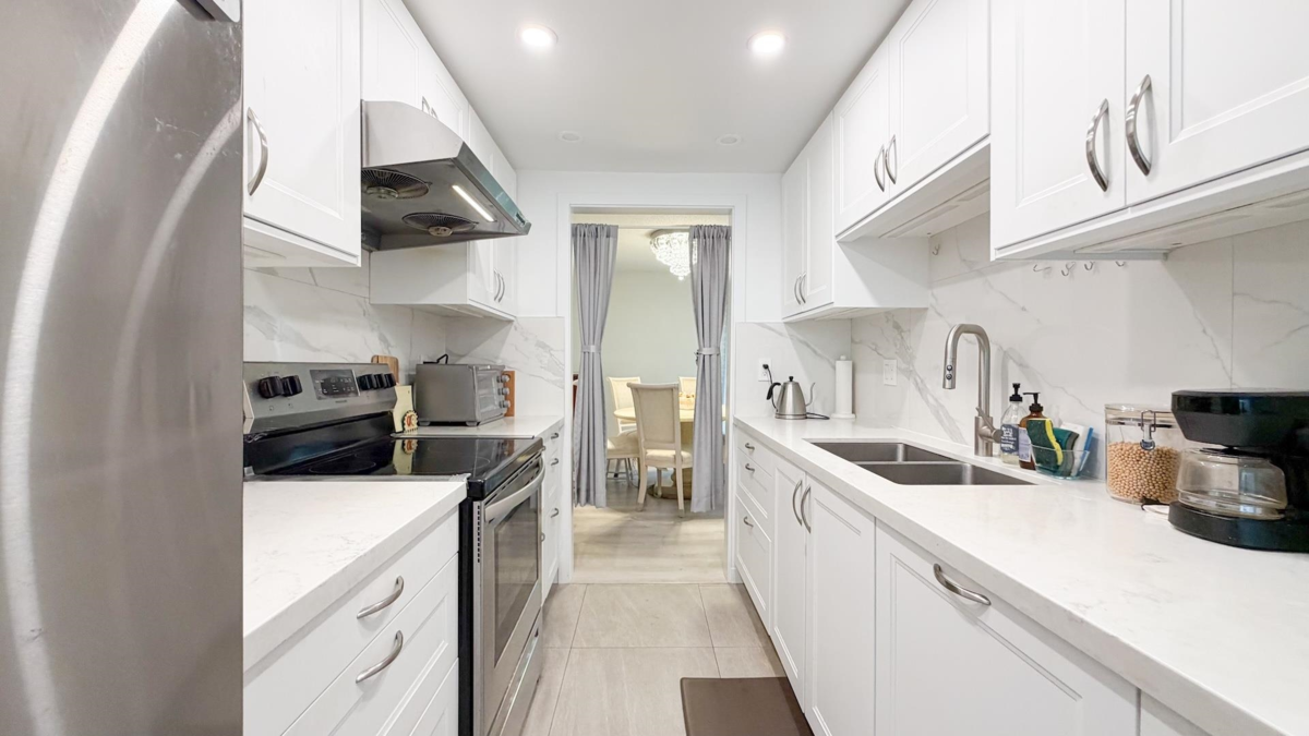 Kitchen Photo of 7438 Echo Place, Vancouver, BC
