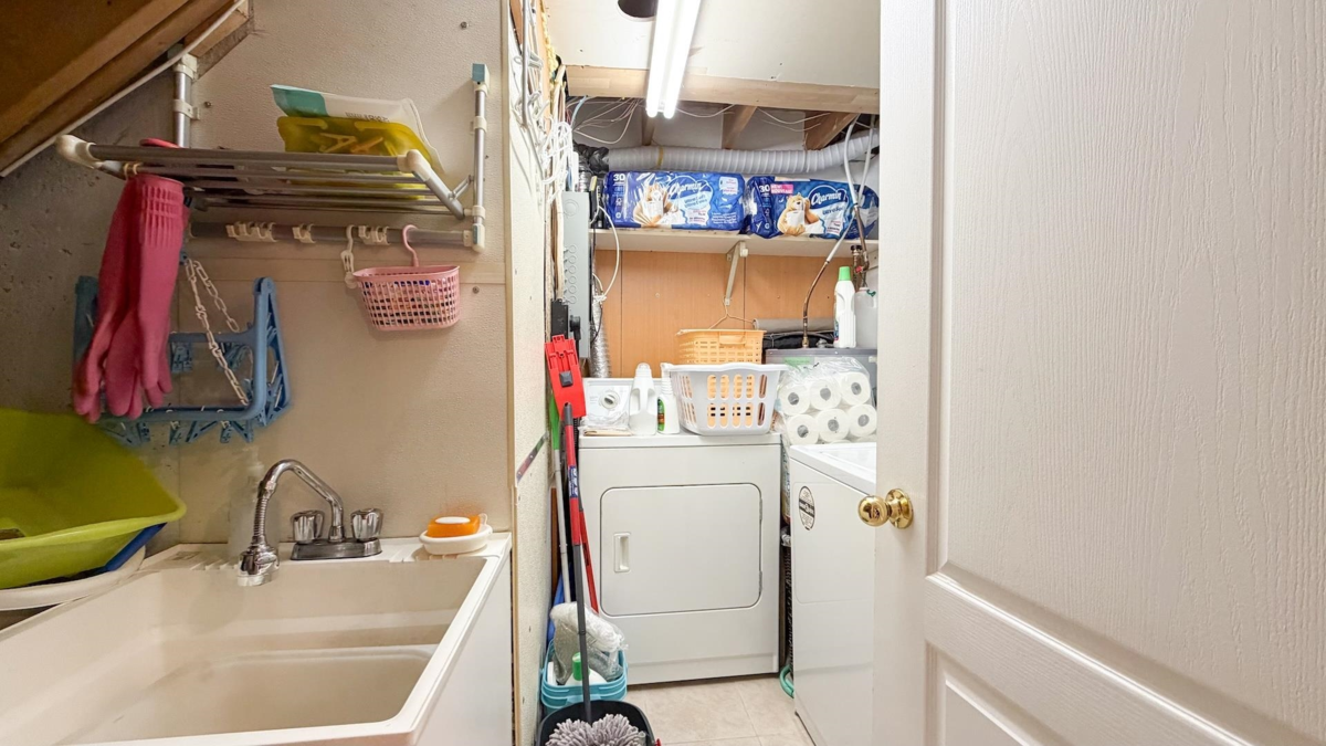 Loft / Bonus Room Photo of 7438 Echo Place, Vancouver, BC