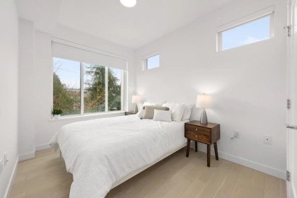 Entry Foyer Photo of 807 W 33rd Avenue, Vancouver, BC