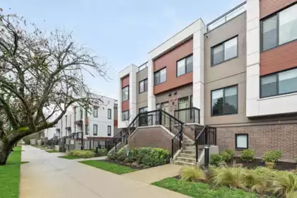 807 W 33rd Avenue, Vancouver, BC, Cambie — 3 bed townhouse for sale