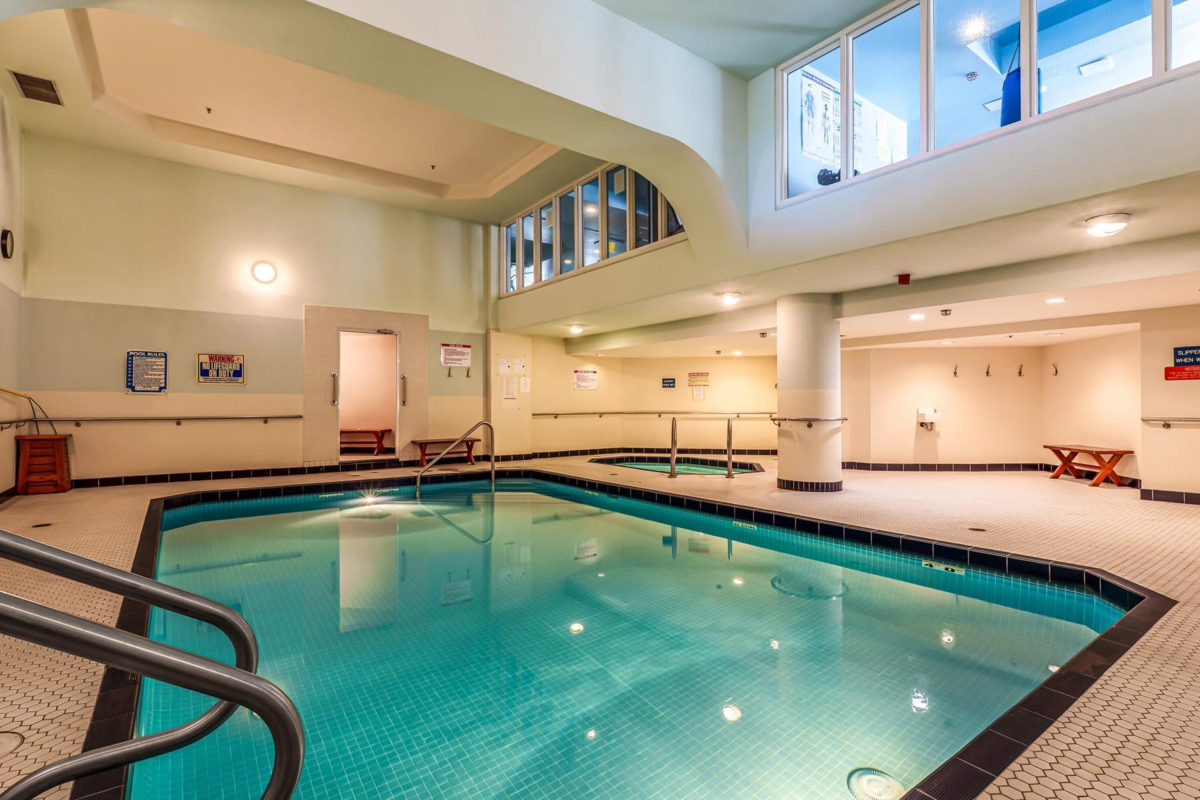 Entry Foyer Photo of 502 1235 Quayside Drive, New Westminster, BC