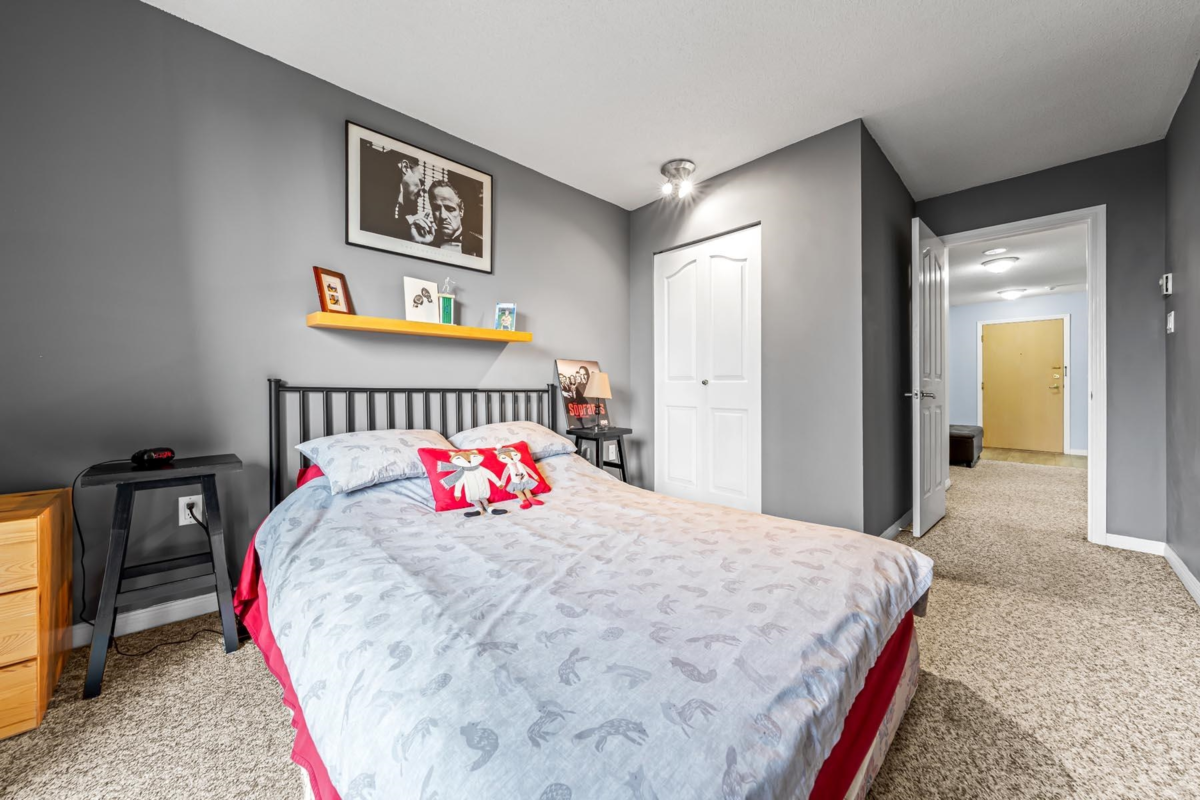 Powder Room Photo of 502 1235 Quayside Drive, New Westminster, BC