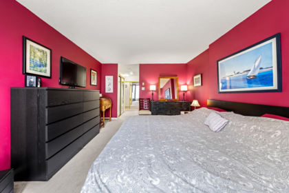 Walk-In Closet Photo of 502 1235 Quayside Drive, New Westminster, BC