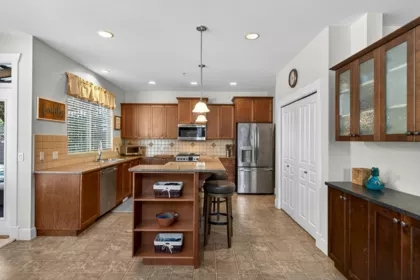 Breakfast Nook Photo of 10668 245b Street, Maple Ridge, BC