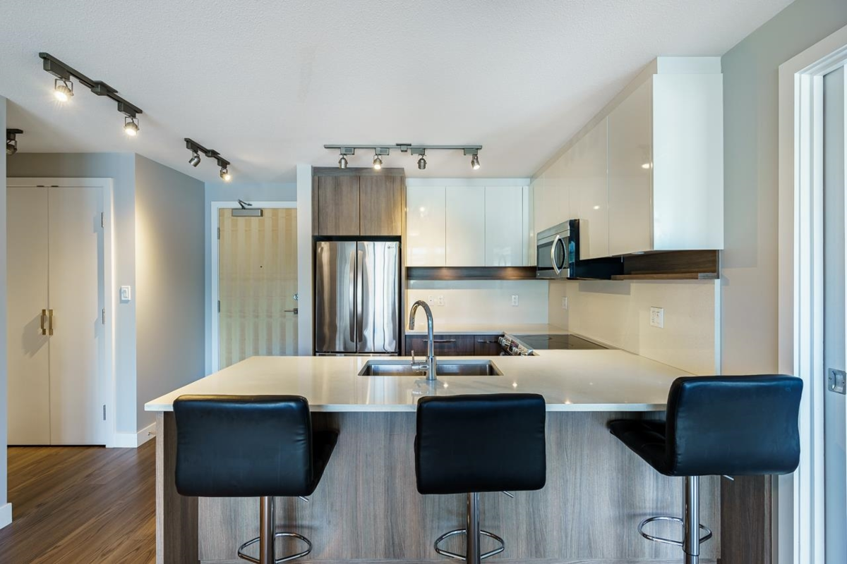 Family Room Photo of 505 958 Ridgeway Avenue, Coquitlam, BC