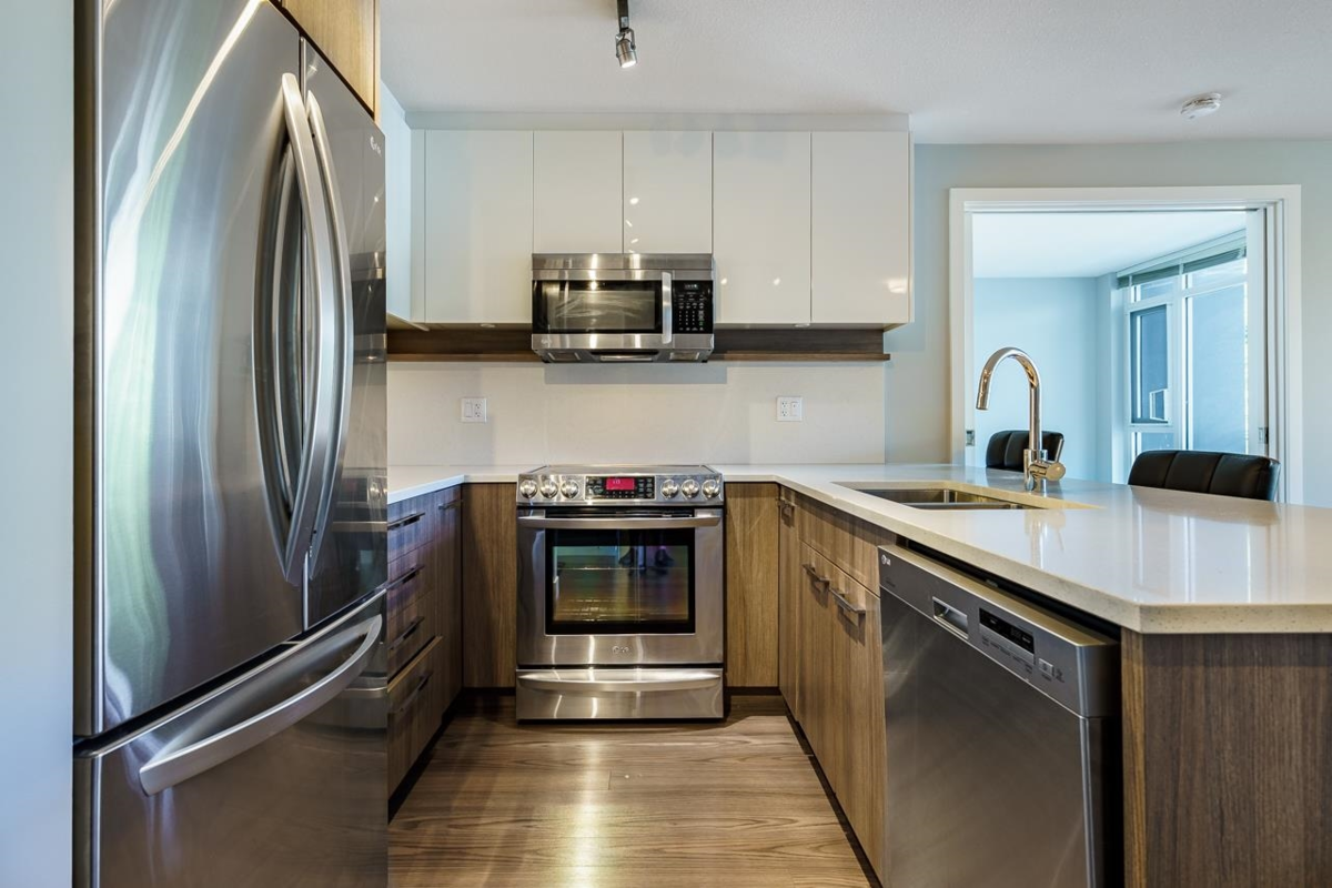 Kitchen Photo of 505 958 Ridgeway Avenue, Coquitlam, BC