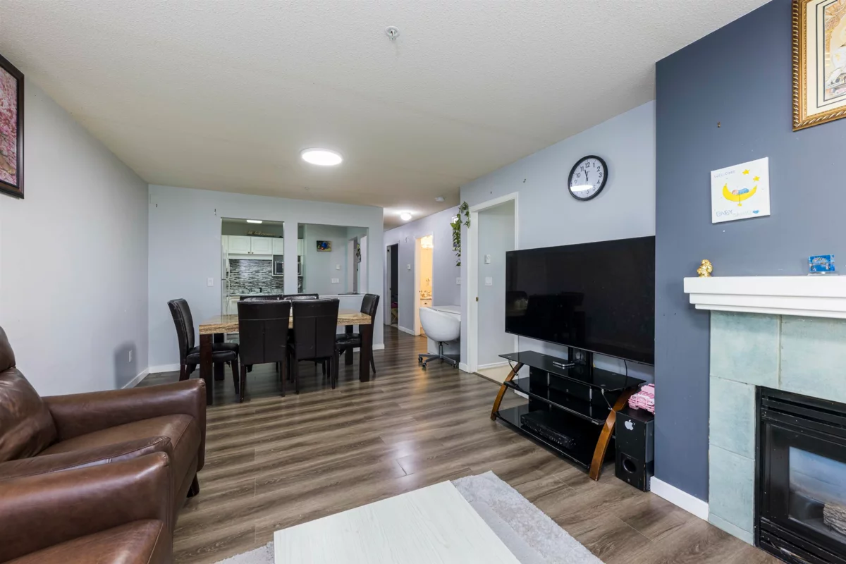 Dining Area Photo of 118 8068 120a Street, Surrey, BC